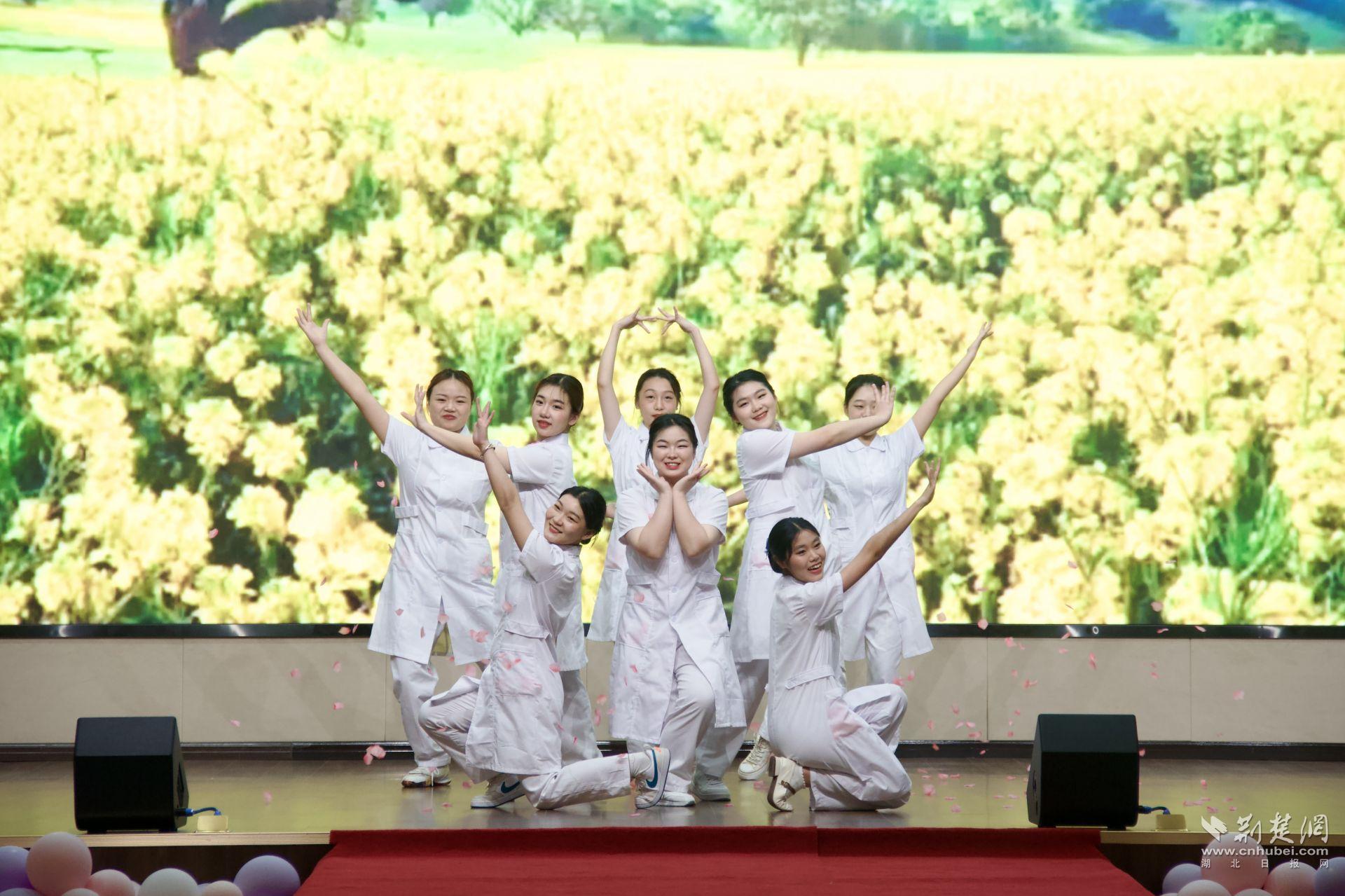 512国际护士节向最美白衣天使致敬,512国际护士节致敬每一位白衣天使