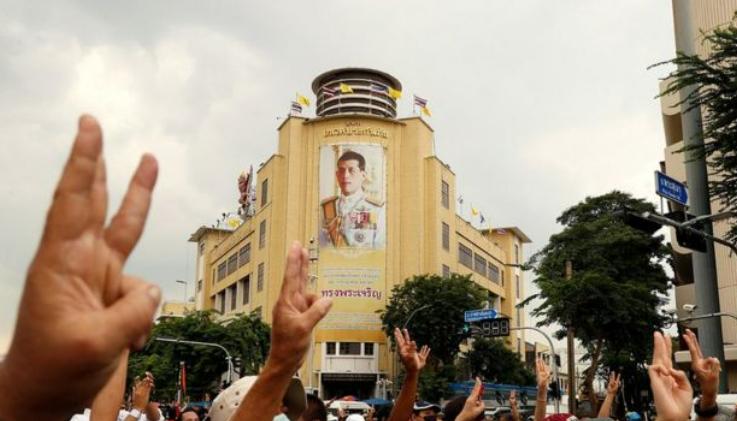 泰国远进党宣布放弃牵头组阁权,泰国远进党宣布大选将组建内阁