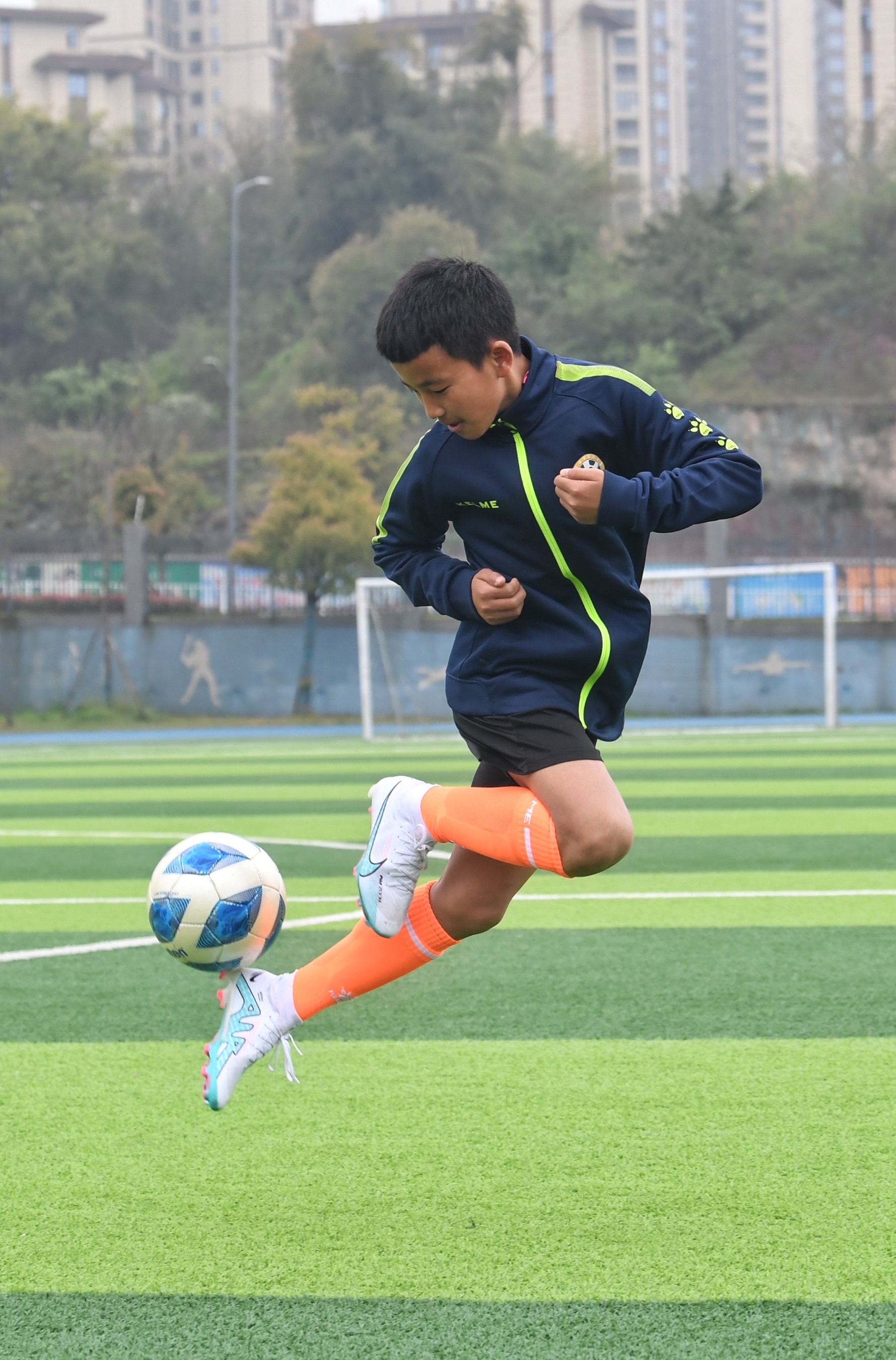 大凉山云端上的足球小将,足球小将大凉山