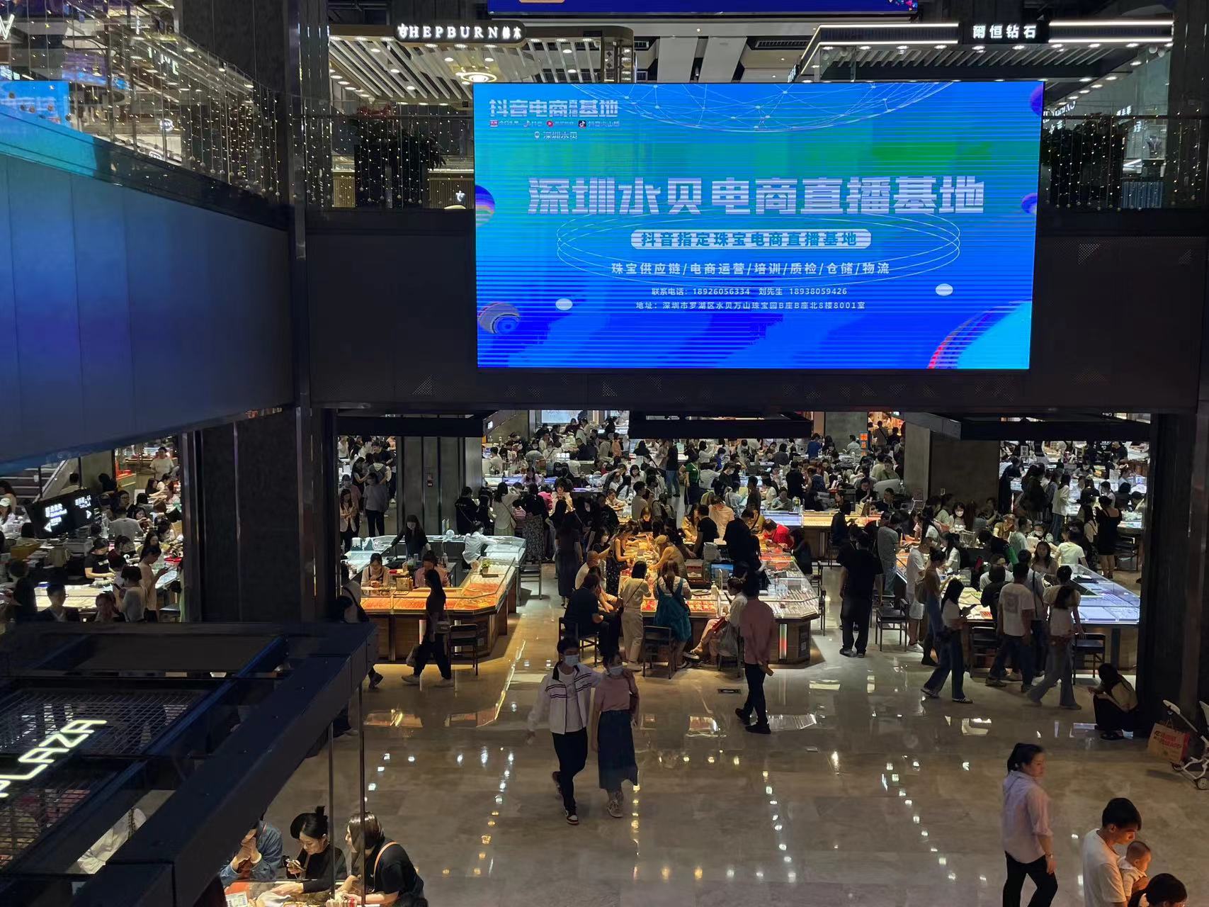 国际金价怎么涨这么快,国际金价逼近历史高点