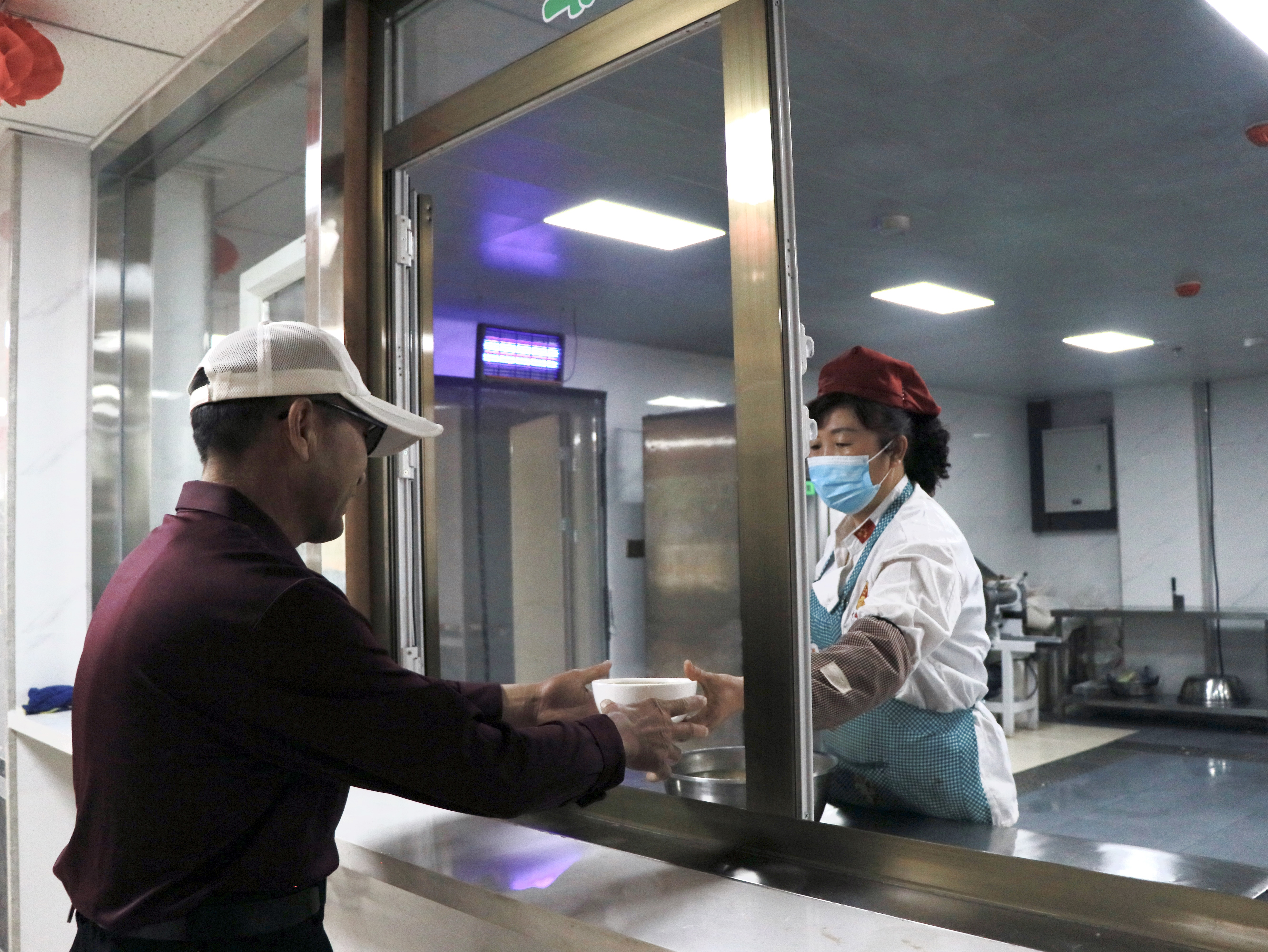 金沙镇综合养老服务中心爱心食堂,爱心食堂经营模式