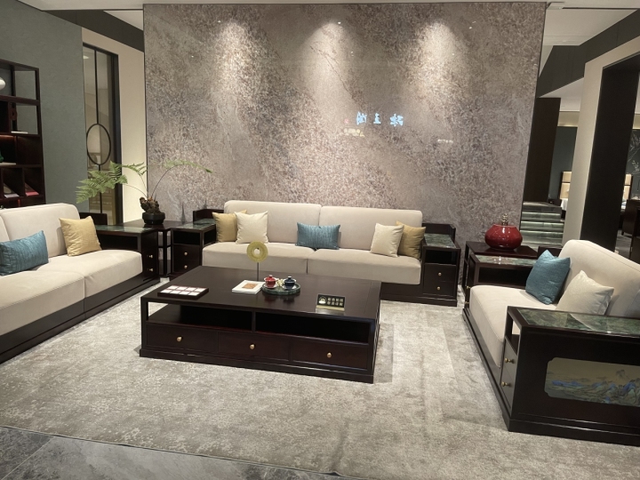 从最多3000家降到1300家，红木家具已经被年轻人抛弃了吗？