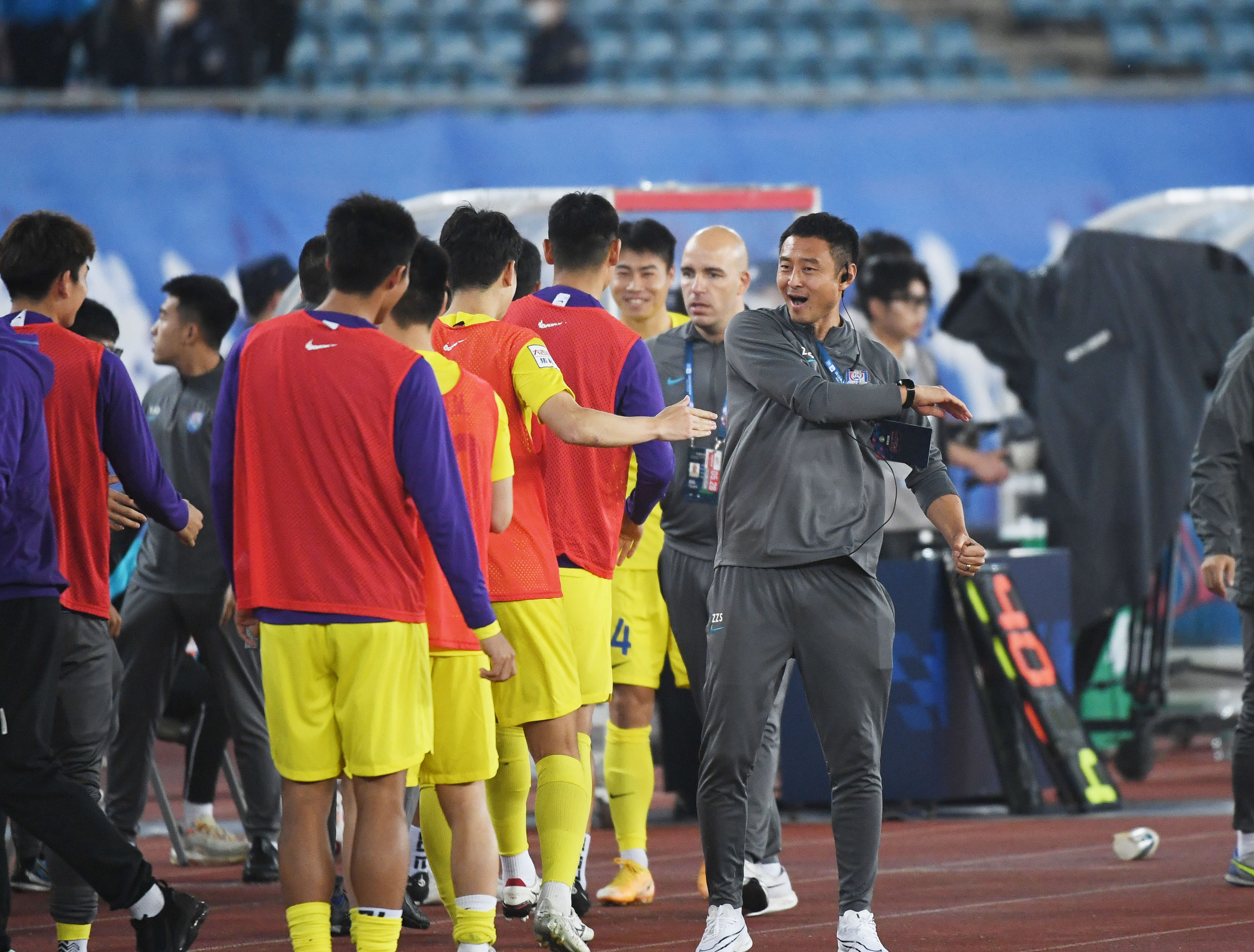 中超津门虎不敌山东泰山,中超大连人vs天津津门虎