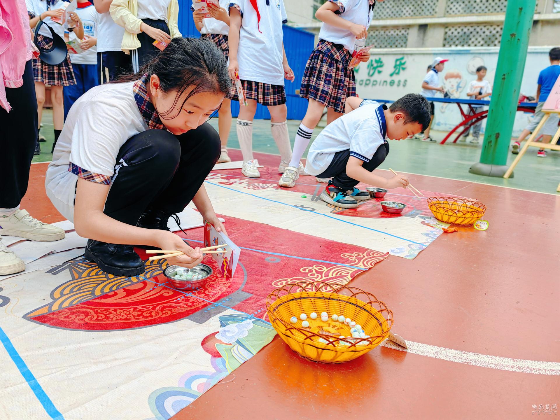 享受科技文化盛宴汉南区育才小学学子“解锁”快乐“六·一”