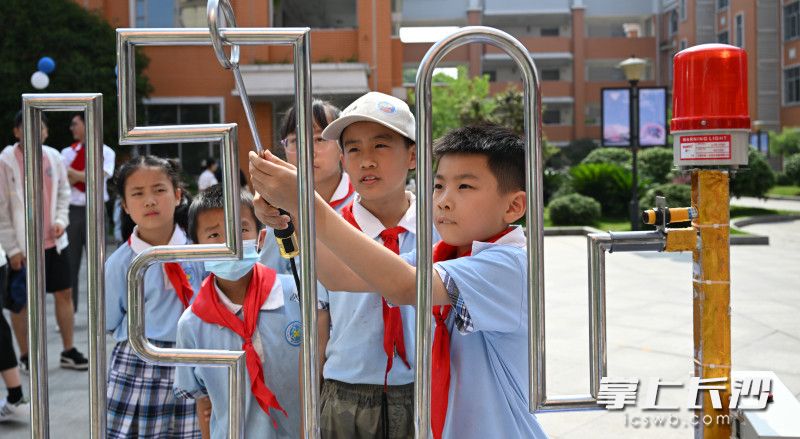小学科技节比赛项目有哪些,学校科技节开幕式小实验