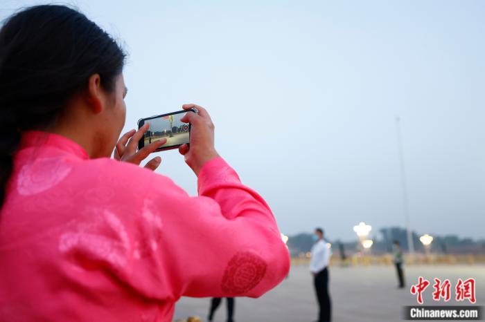 藏族小朋友的微心愿,小小的愿望三人合照