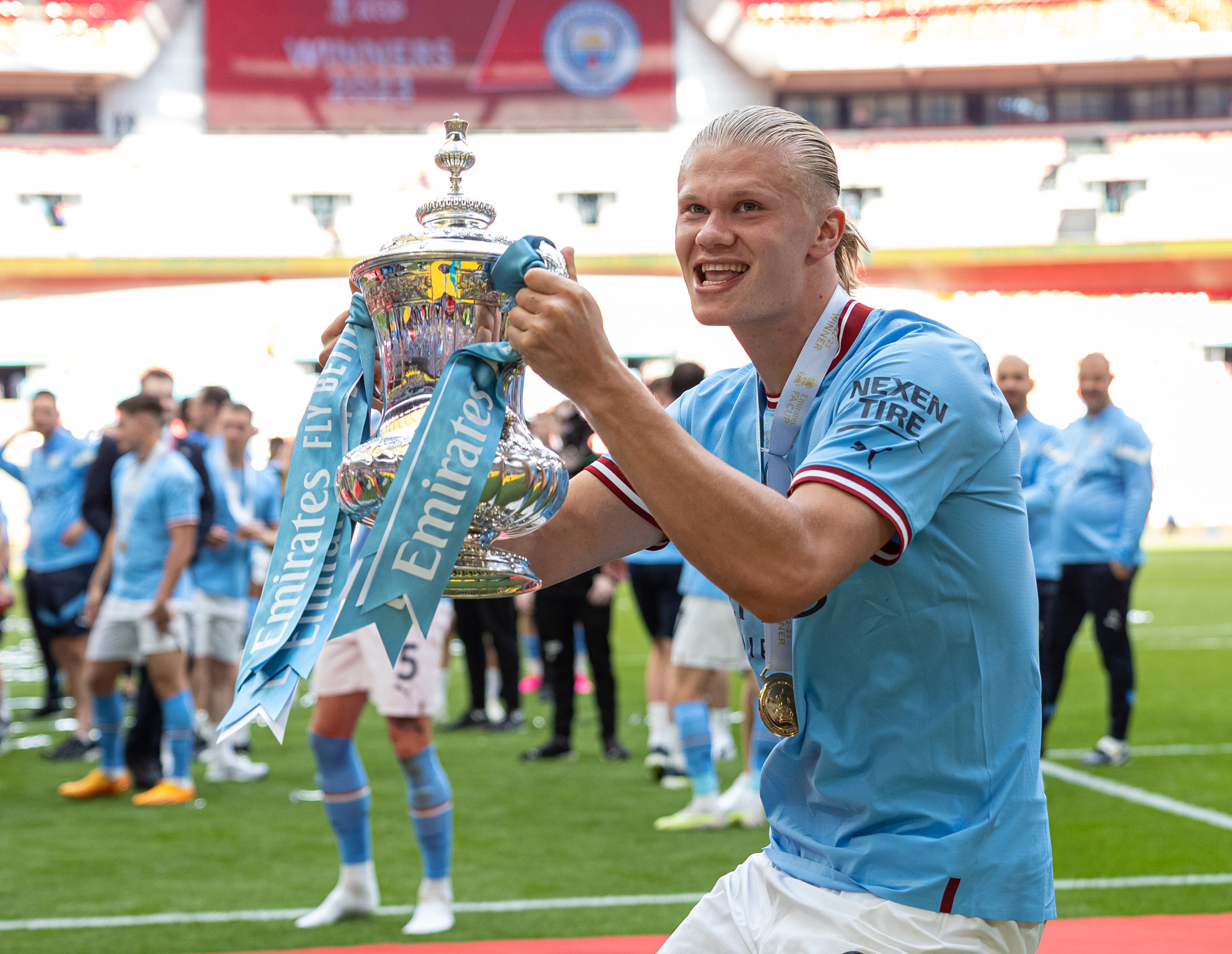 （体育）足球——英格兰足总杯：曼城夺冠