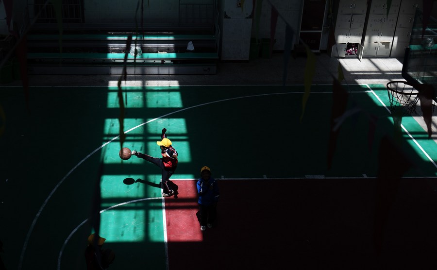 国道之行从雪山奔向大海|珠峰脚下的钢琴课