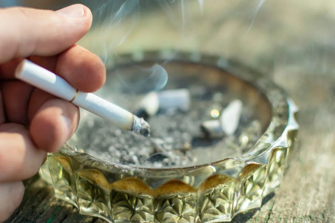 让你快速变老变丑的6个坏习惯，你可能每天都在做！