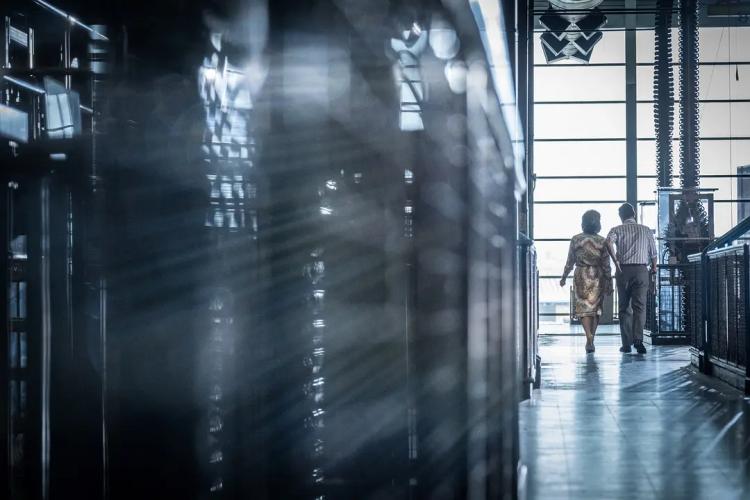 为什么新闻专业又苦又累又心酸,新闻专业靠谱吗