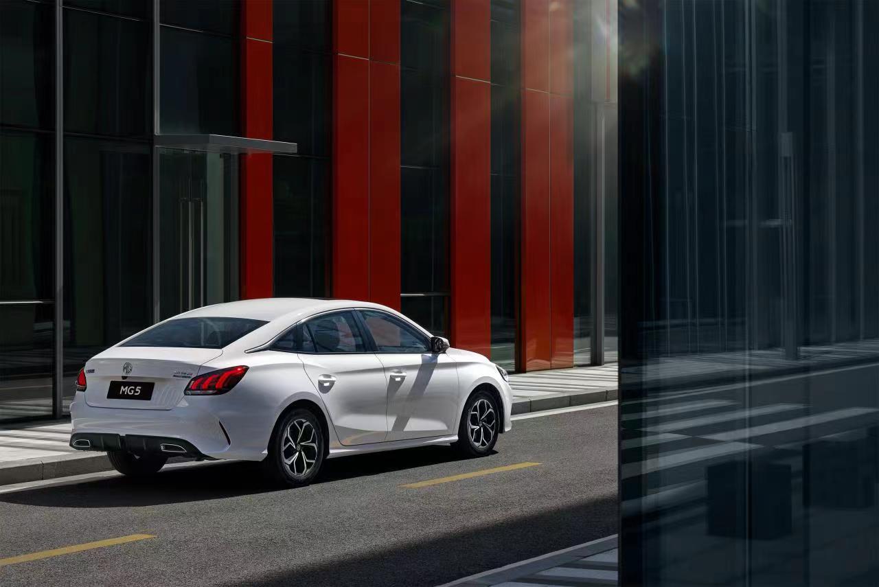 名爵mg5天蝎座trophy运动旗舰版天幕,2020款名爵mg5售价