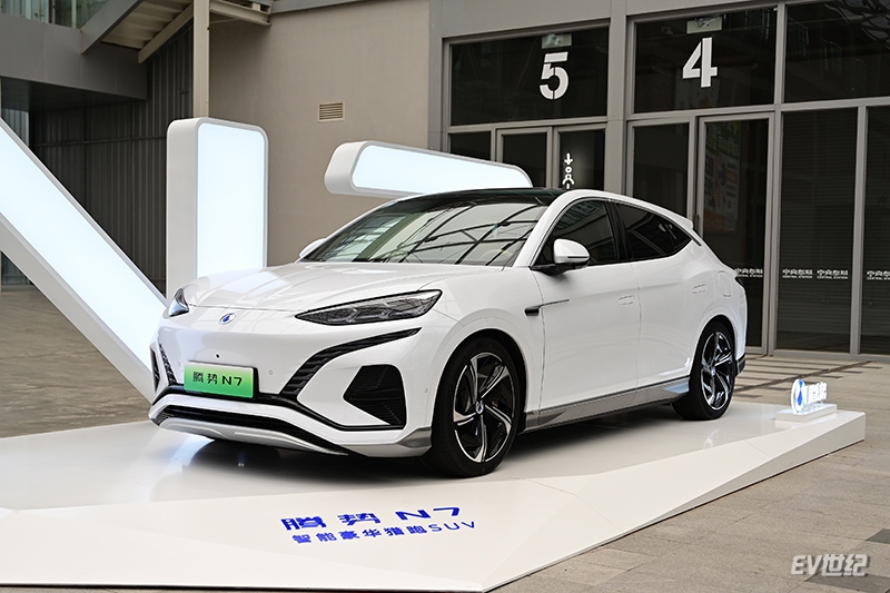 2023款腾势n7电动版6座版suv推荐,豪华大五座家用suv首选腾势n7