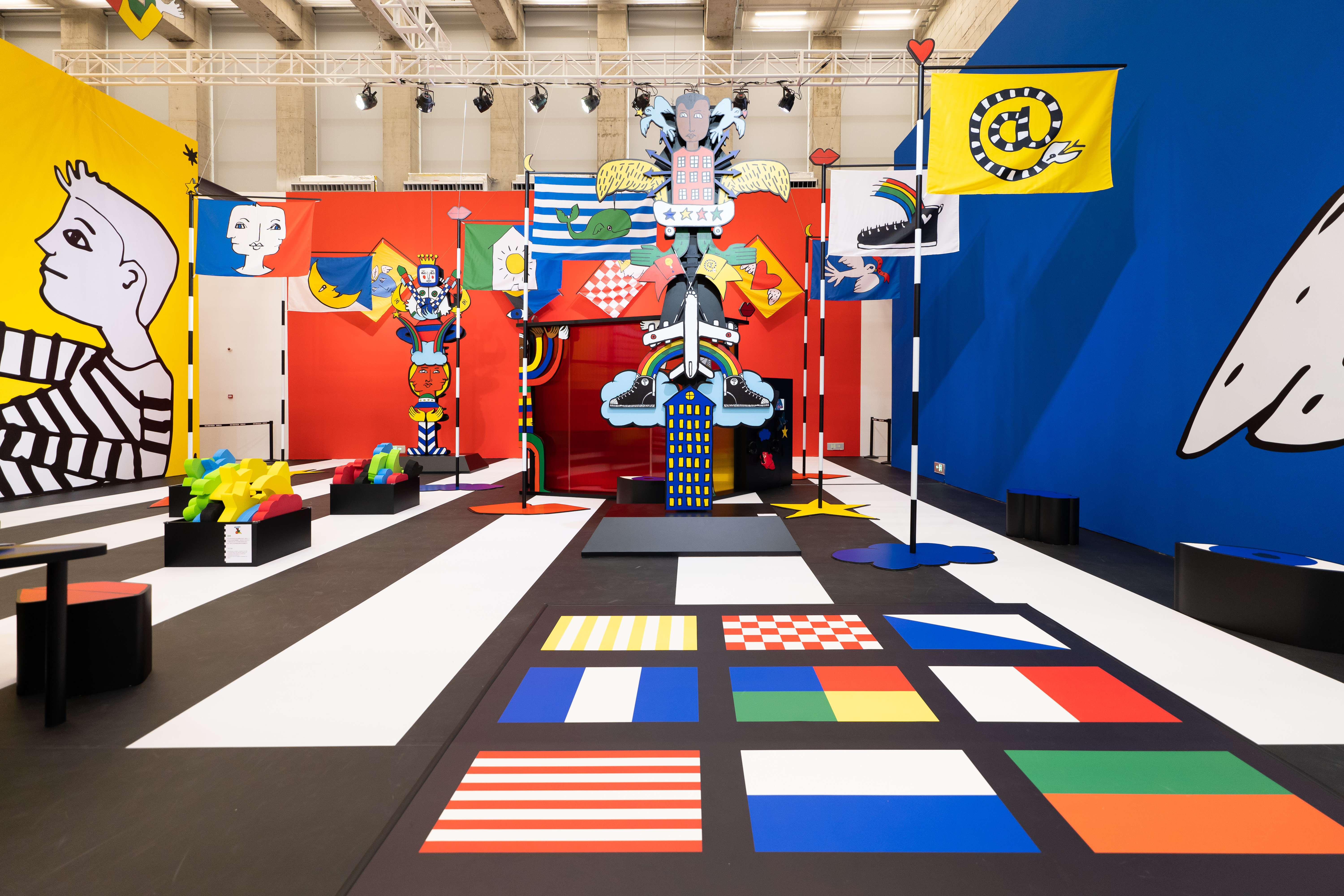 一周艺术人物｜姚南薰请辞创始馆长，科拉“牵手”柏林双年展