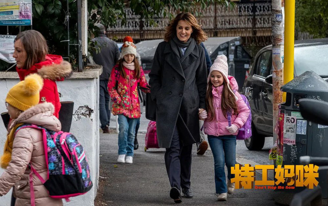 演员何蓝逗视频,光影星播客何蓝逗