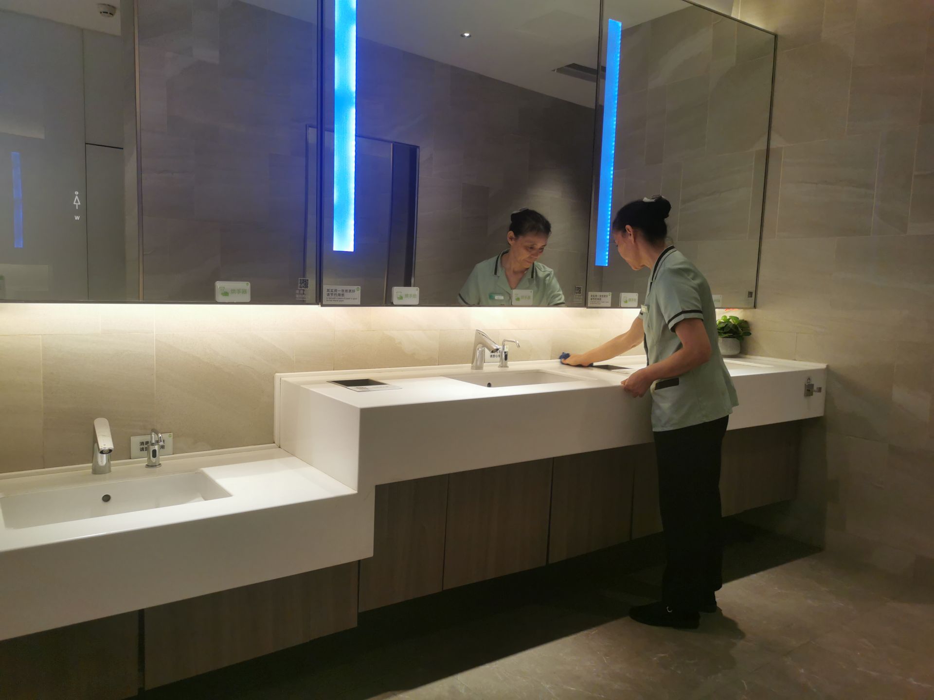 浣犲彲浠ユ案杩滅浉淇℃繁鍦崇殑鍘曟墍,娣卞湷鍏帟鍑疄鍔涚伀鍑哄湀鍖椾含涓婃捣