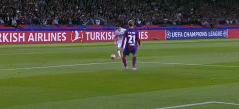 巴黎2-3不敌巴塞罗那登贝莱庆祝,巴黎vs巴萨2-3登贝莱