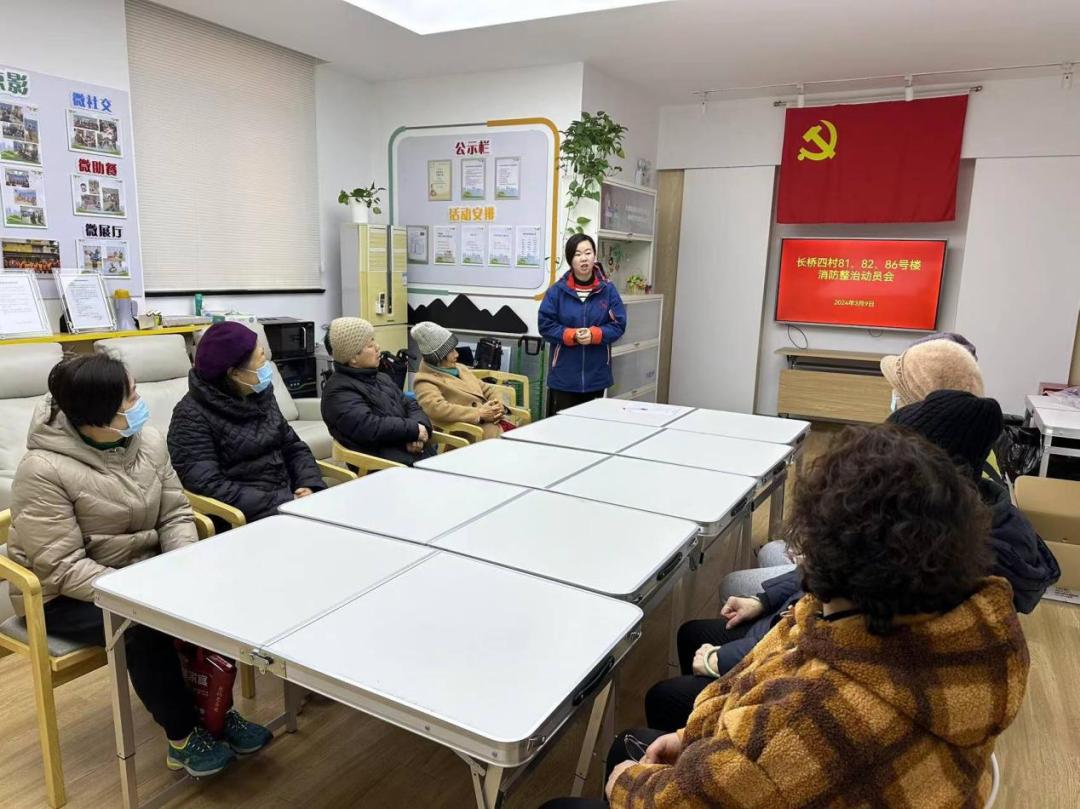 邻居楼道乱堆垃圾怎么处理,楼道堆积杂物怎么处理