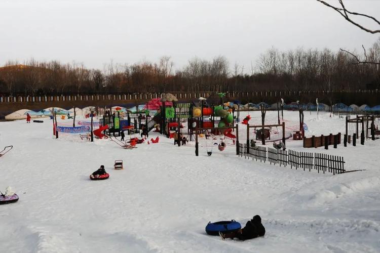夏天可以玩冰雪的地方,临沂冰雪