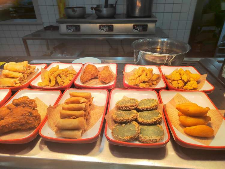 早上海头条㉞志愿者“老记”在周到平台连连发文收获大;梅花未谢,春花已浓;春天就要吃这些“鲜”味……