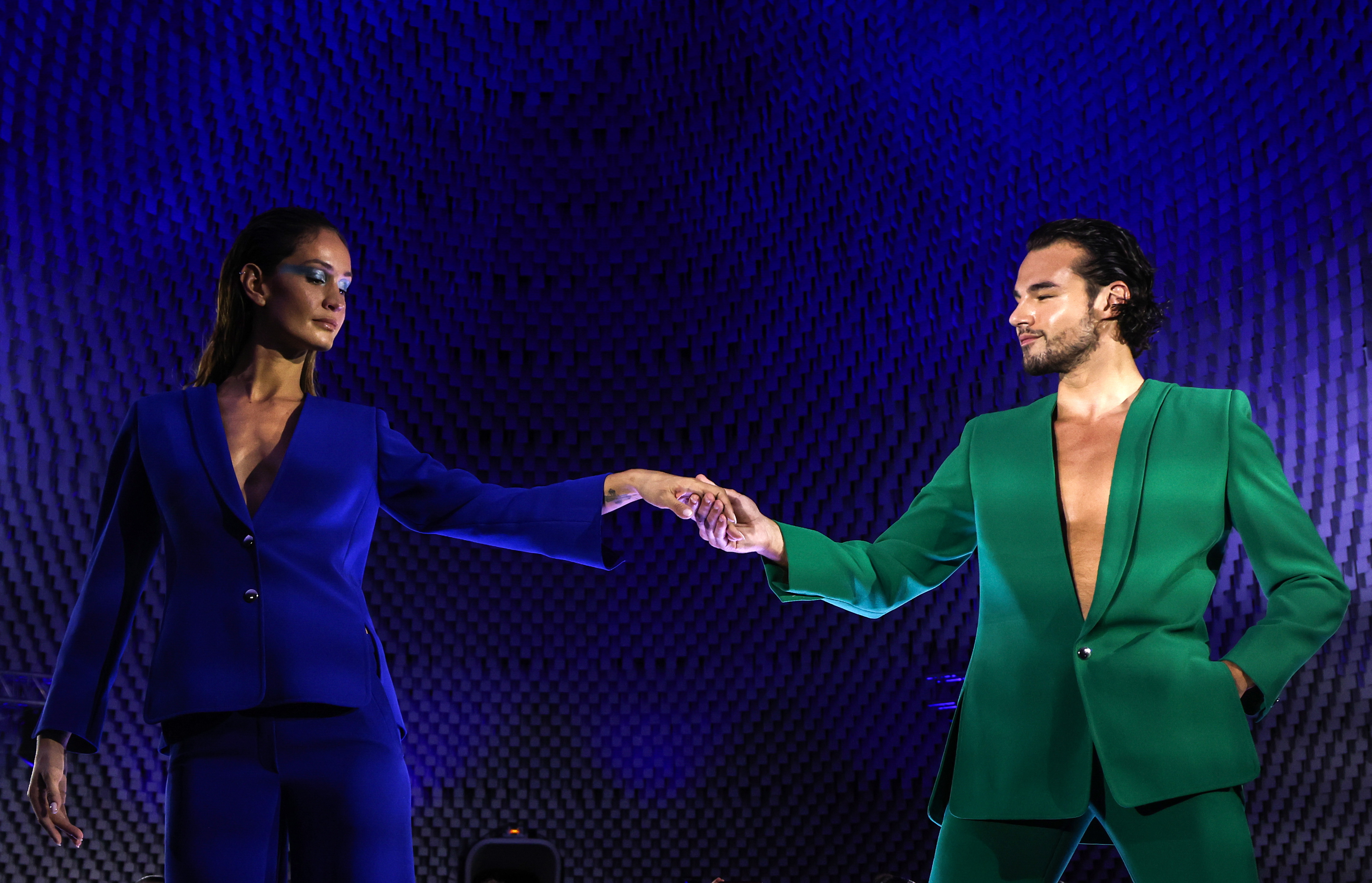 外代二线巴黎时装周,巴黎时装周皮尔卡丹品牌时装秀